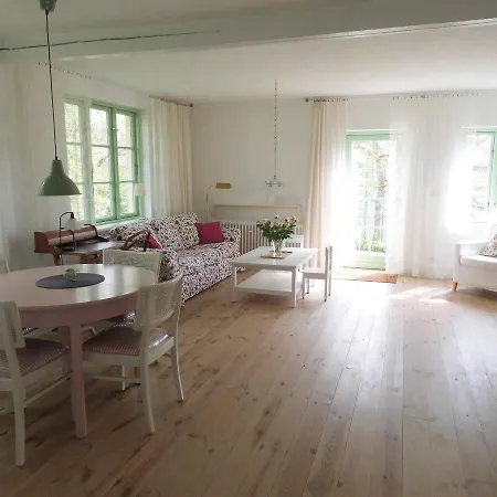 Apartment Hof Rodenkrog Luetjenburg